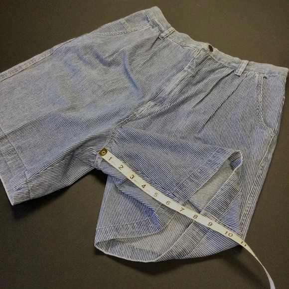 Vintage Women's GV pinstriped Blue high waisted Jeans Shorts, Size M,L Blue‎ - Picture 5 of 10